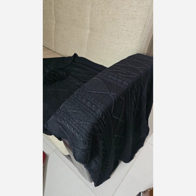 شال مبل دیانا نخ اکرولیک ۱۴۰*۱۷۰ رنگ مشکی