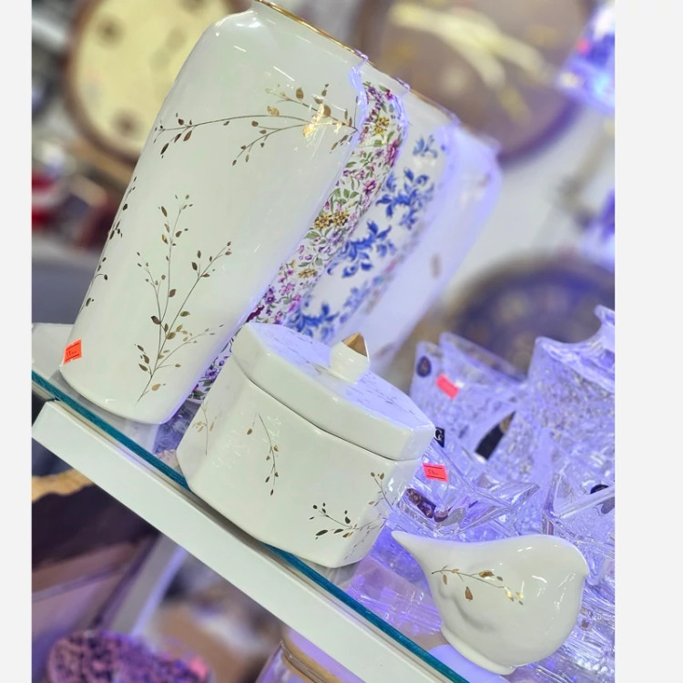 گلدان سرامیوی طرح خوشه طلا