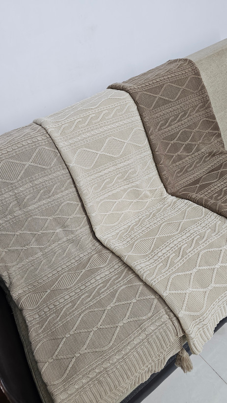 فروش عمده شال مبل دیانا نخ اکرولیک ۱۴۰*۱۷۰ تعداد ۵۰ و ۱۰۰ عددی
